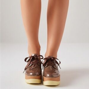 Wild Cat Platfoy Loafers. Size 6,5